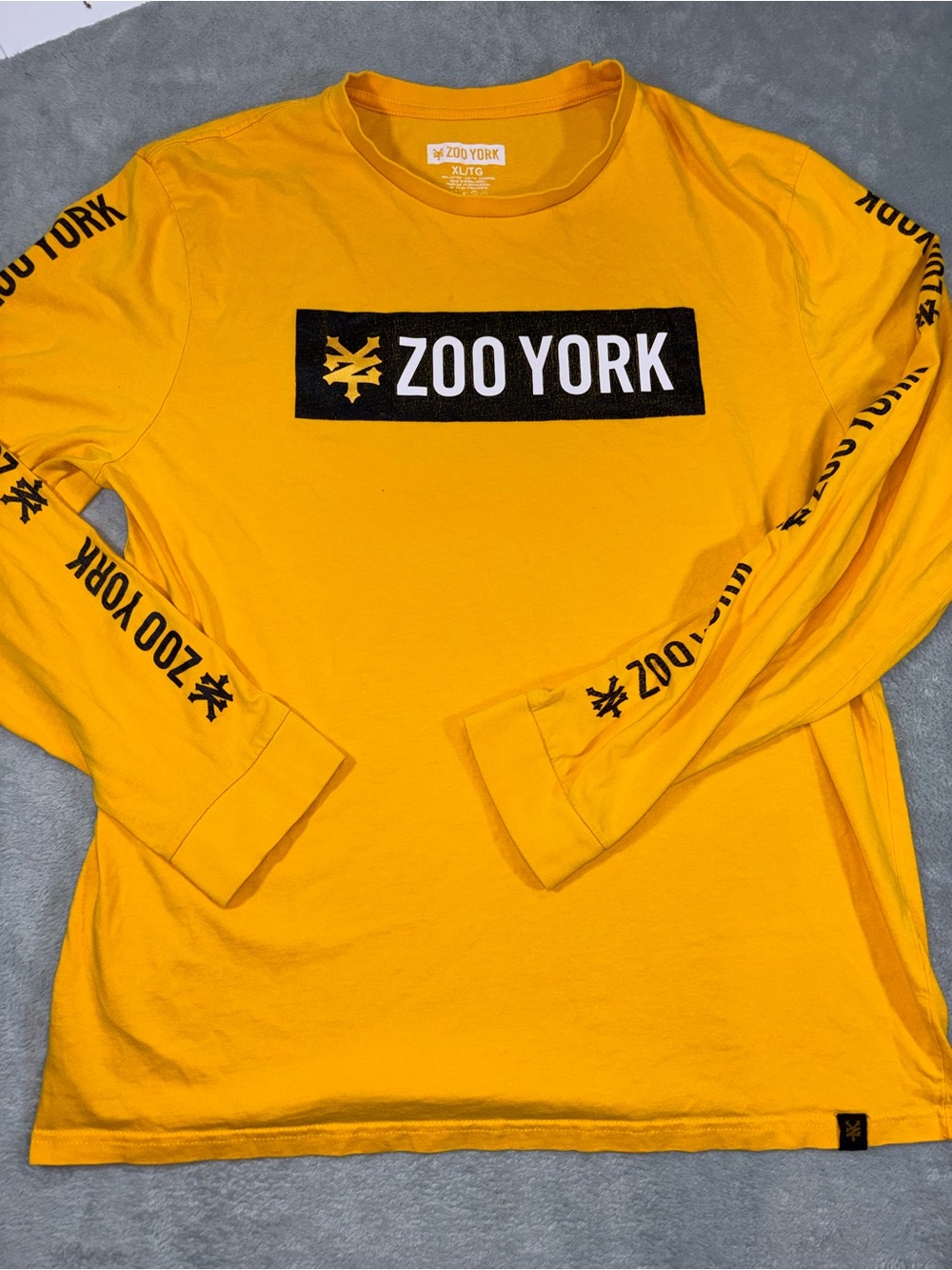Zoo York Yellow Long Sleeve Graphic Tee Shirt Size XL Streetwear Block Logo